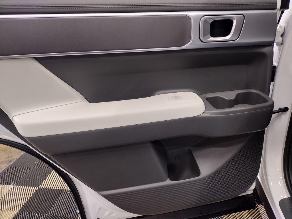 New 2026 White Hyundai SE image 22