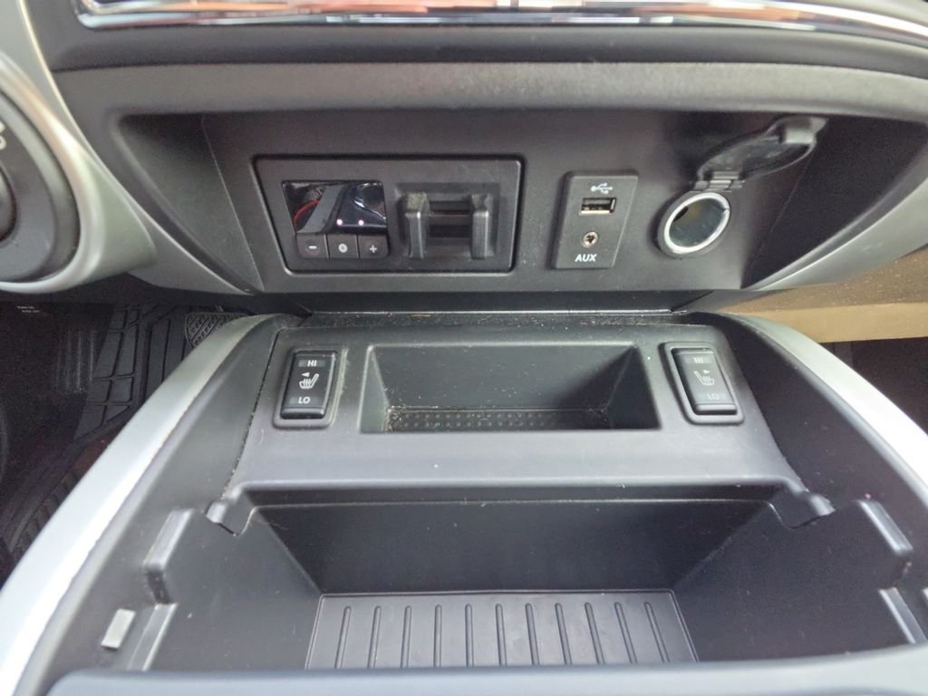 Used 2018 Red Nissan SV image 13