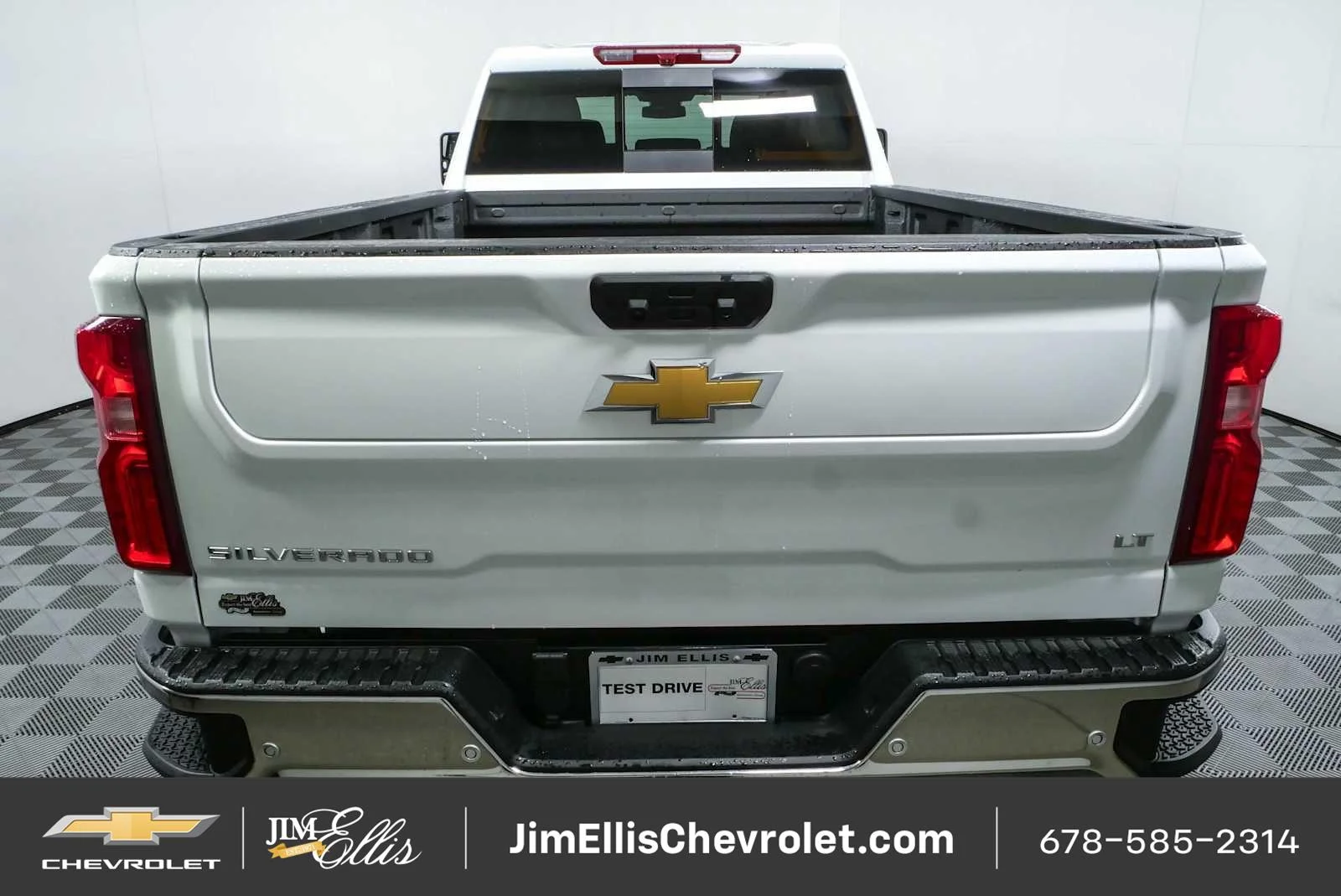 New 2026 Summit White Chevrolet LT DRW image 26