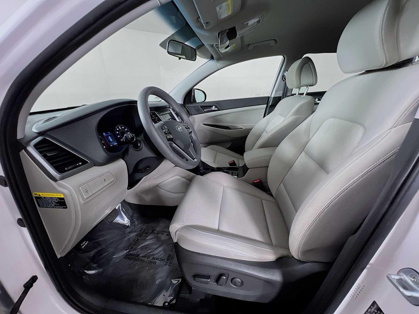 Used 2016 Dazzling White Hyundai SE image 20