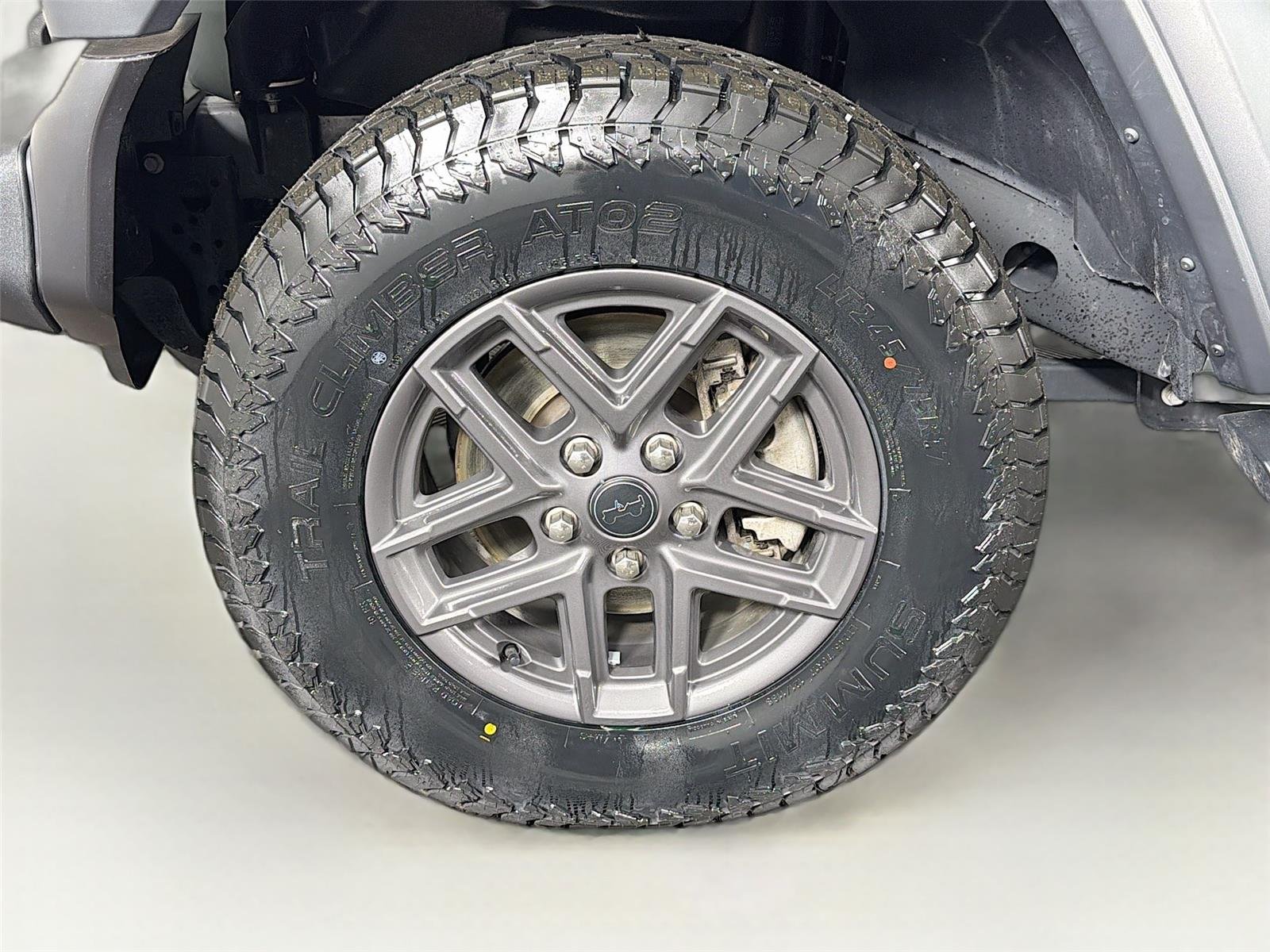 Used 2024 Earl Clearcoat Jeep Sport S image 29