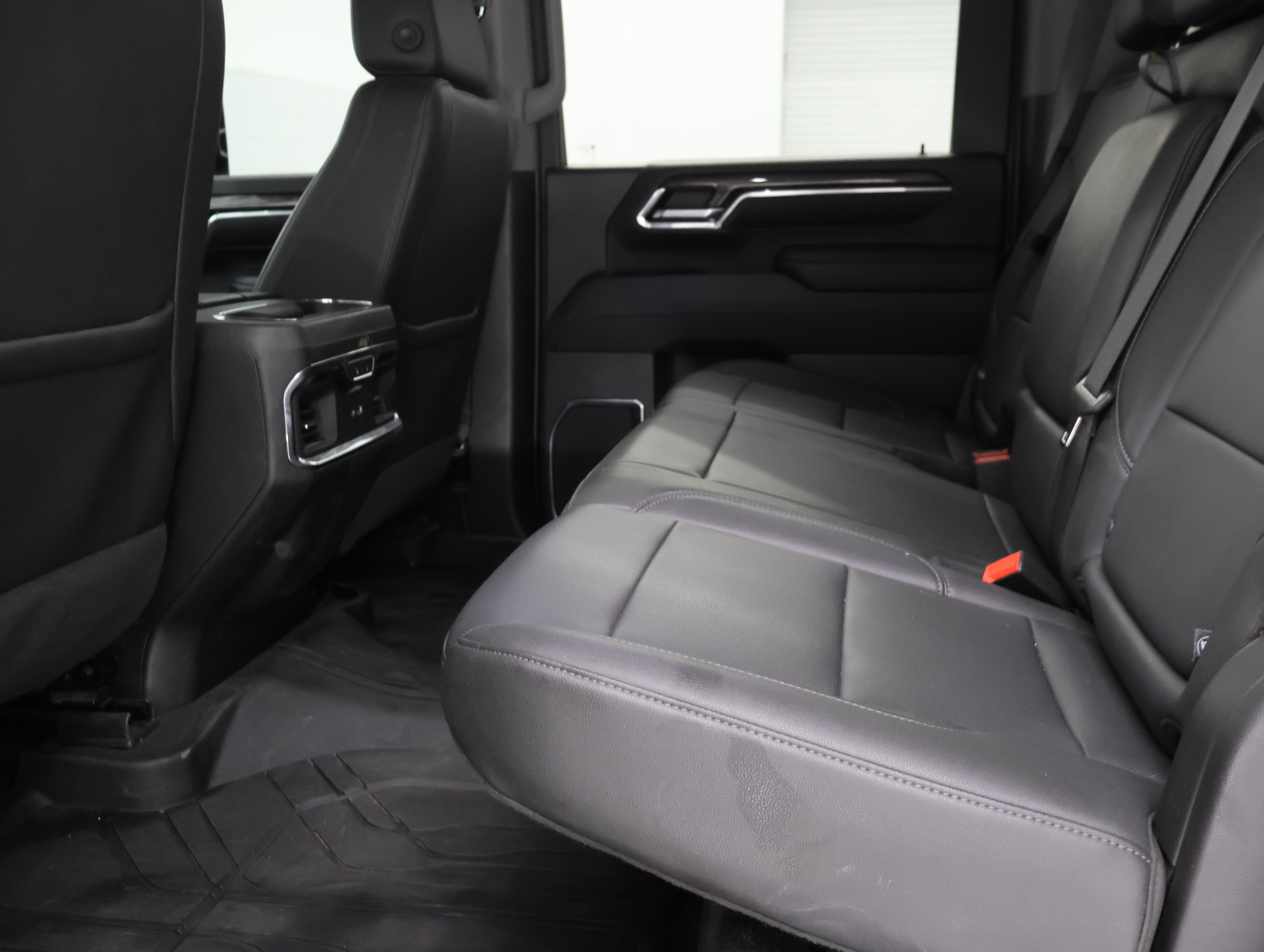 Used 2024 Black Chevrolet 4x4 Crew Cab LTZ Z71: CREW-SHORT-LTZ-MIDNIGHT-CONVENIENCE II-DIESEL-1 OWNER image 41