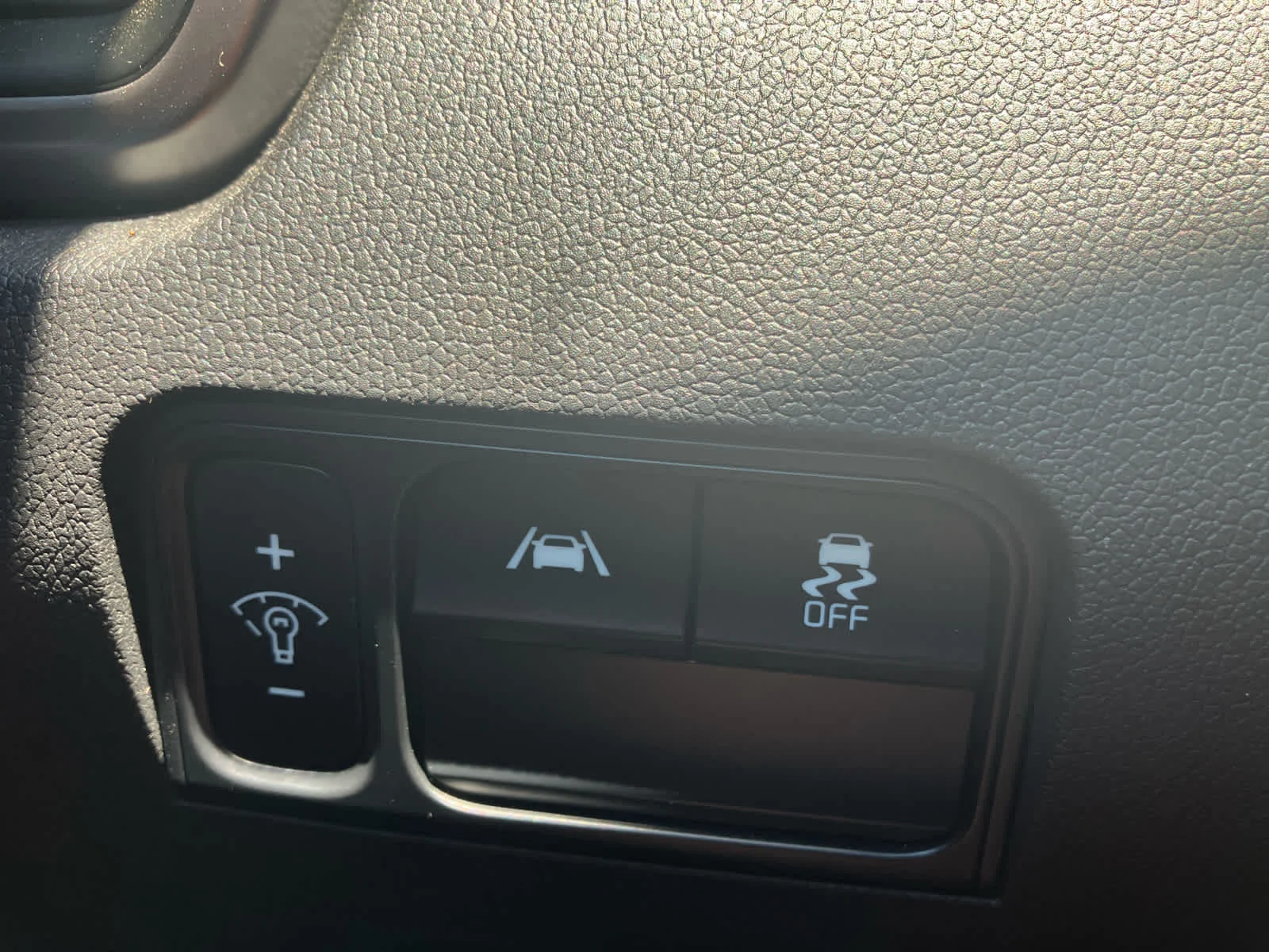 Used 2023 Wolf Gray Kia X-Line S image 13