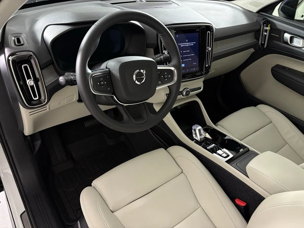 2026 Volvo XC40 Ultra - Photo 17