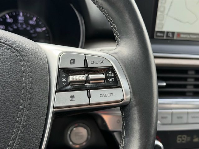 Used 2022 Black Kia EX image 23