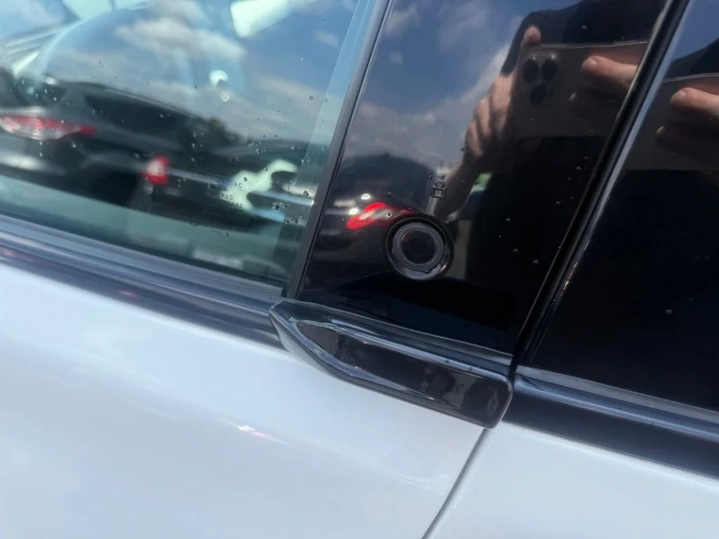 Used 2022 White Metallic Ford Select image 16