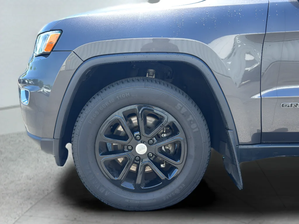 Used 2021 Gray Jeep Laredo X image 32
