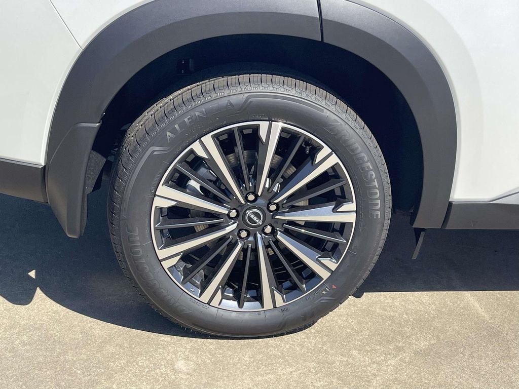 New 2026 Everest White Pearl TriCoat Nissan Platinum image 7
