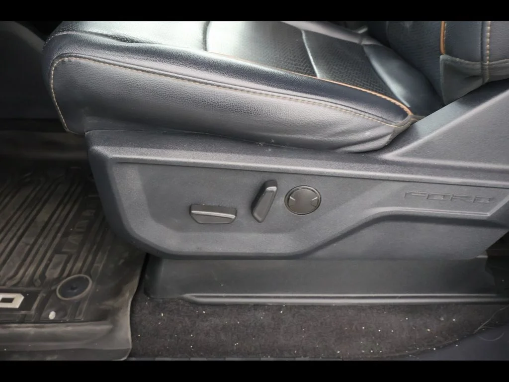Used 2025 Gray Ford Lariat image 14
