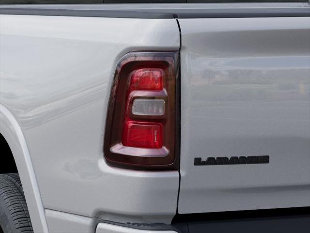 New 2026 Ivory White Tri-Coat Pearl-Coat Exterior Paint RAM LARAMIE image 61