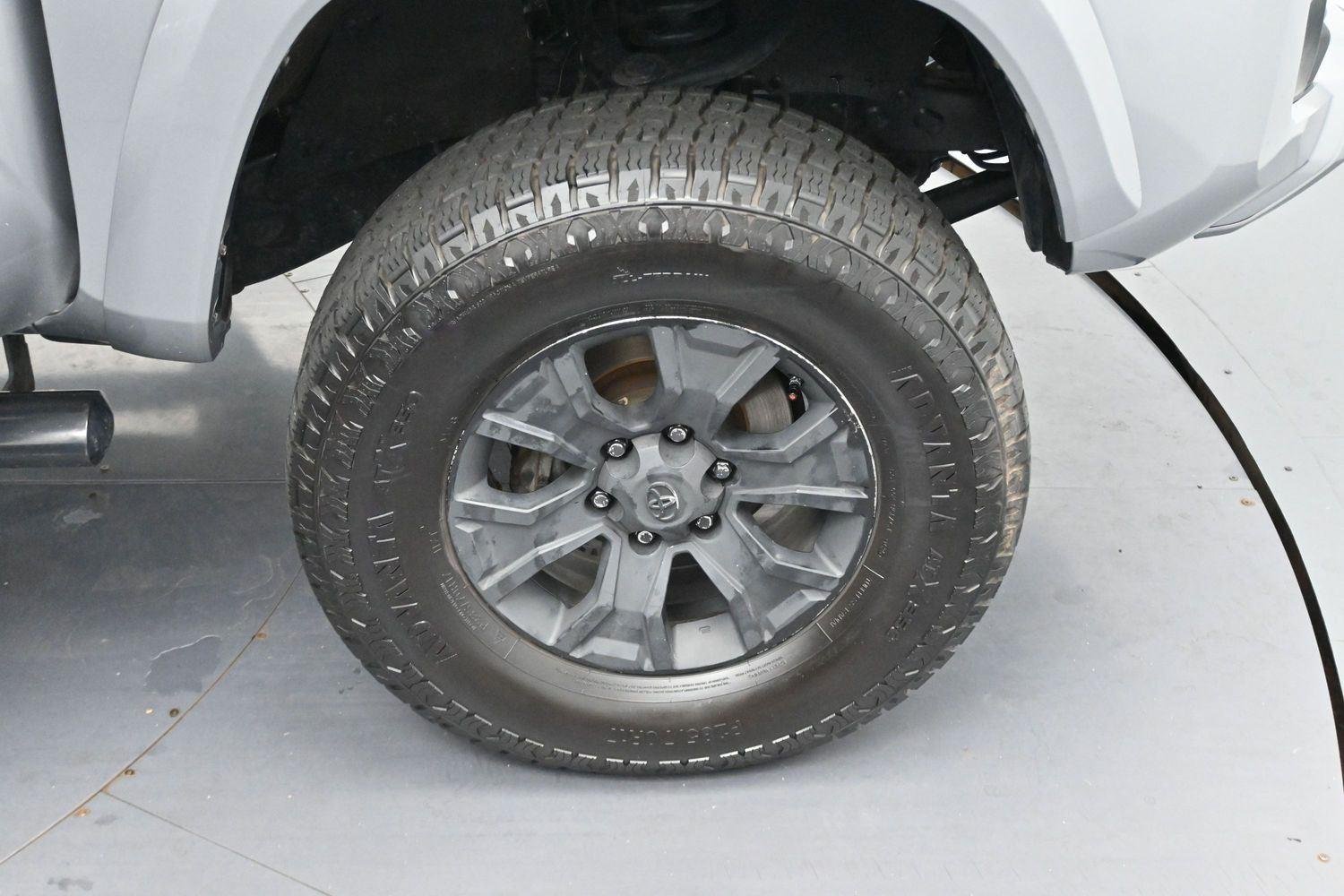 Used 2020 Silver Sky Metallic Toyota SR5 image 31