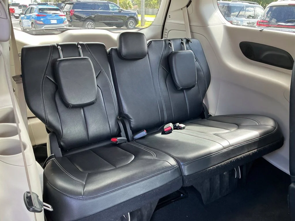 Used 2022 White Chrysler Touring L image 16