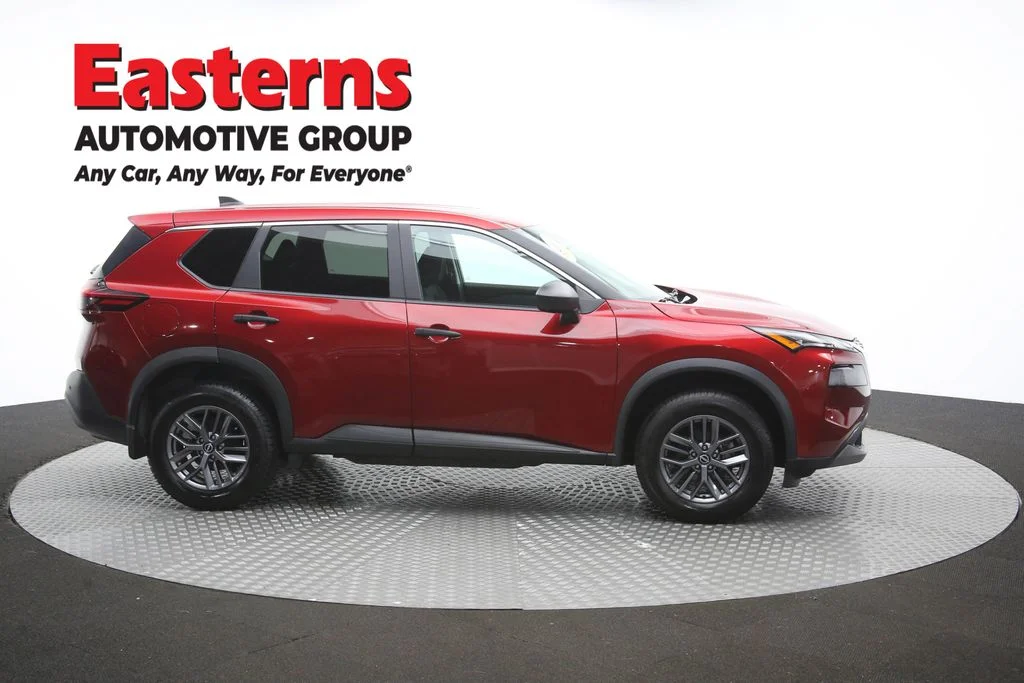 Used 2023 Red Nissan S image 44