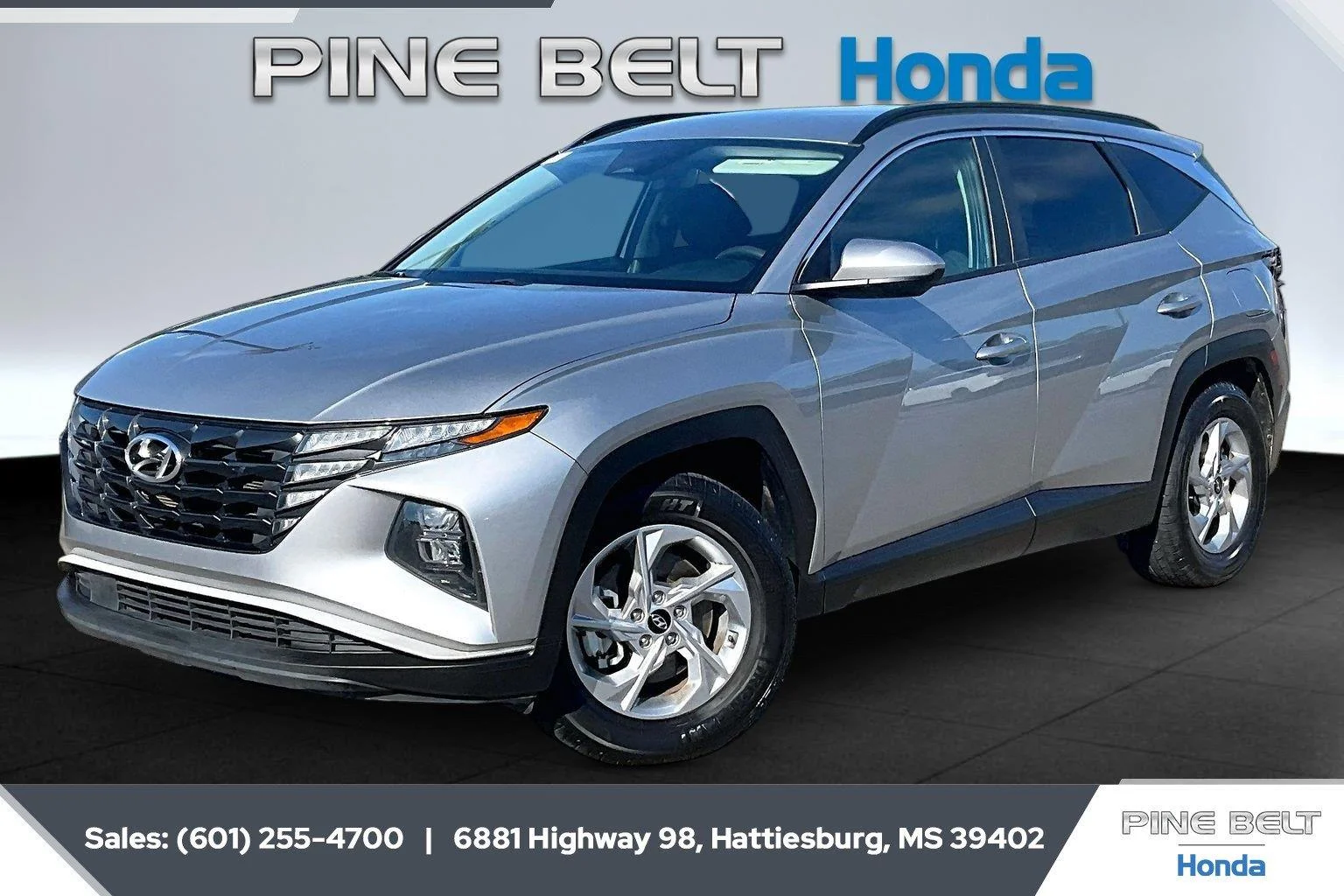 Used 2024 Shimmering Silver Hyundai SEL image 10