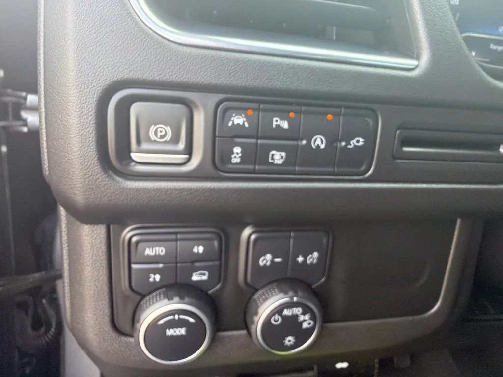 Used 2022 Satin Steel Metallic Chevrolet RST image 28