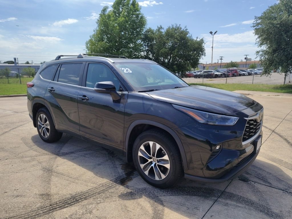 Used 2023 Black Toyota XLE image 19