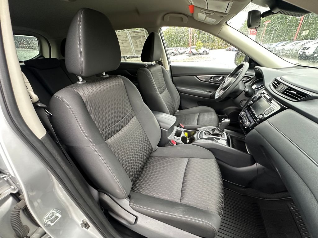 Used 2020 Silver Nissan SV image 22