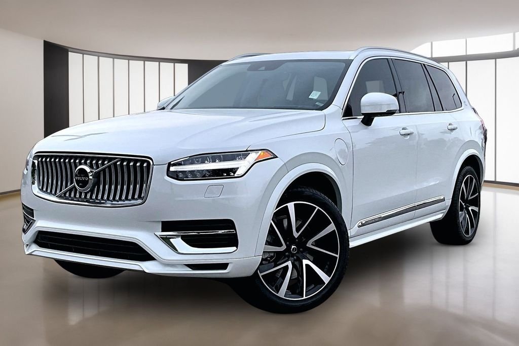 2022 Volvo XC90 T8 Recharge Inscription Expression AWD's photo