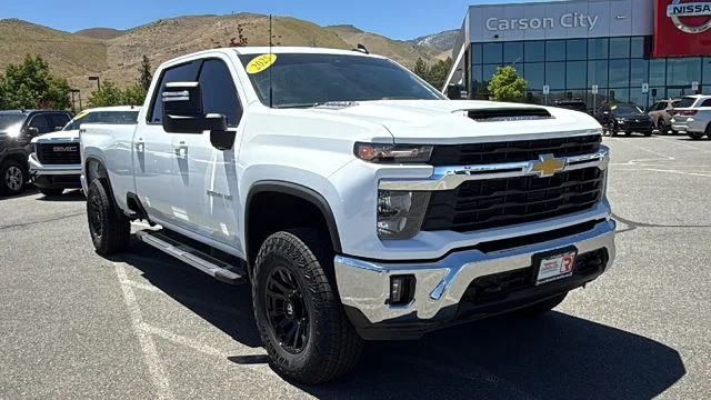 2025 Chevrolet Silverado HD LT 4WD Crew Cab Standard Box's photo