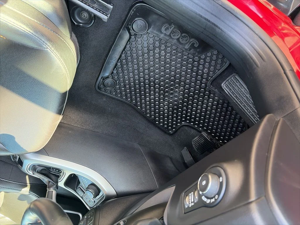 Certified Used 2020 Red Jeep Latitude image 18