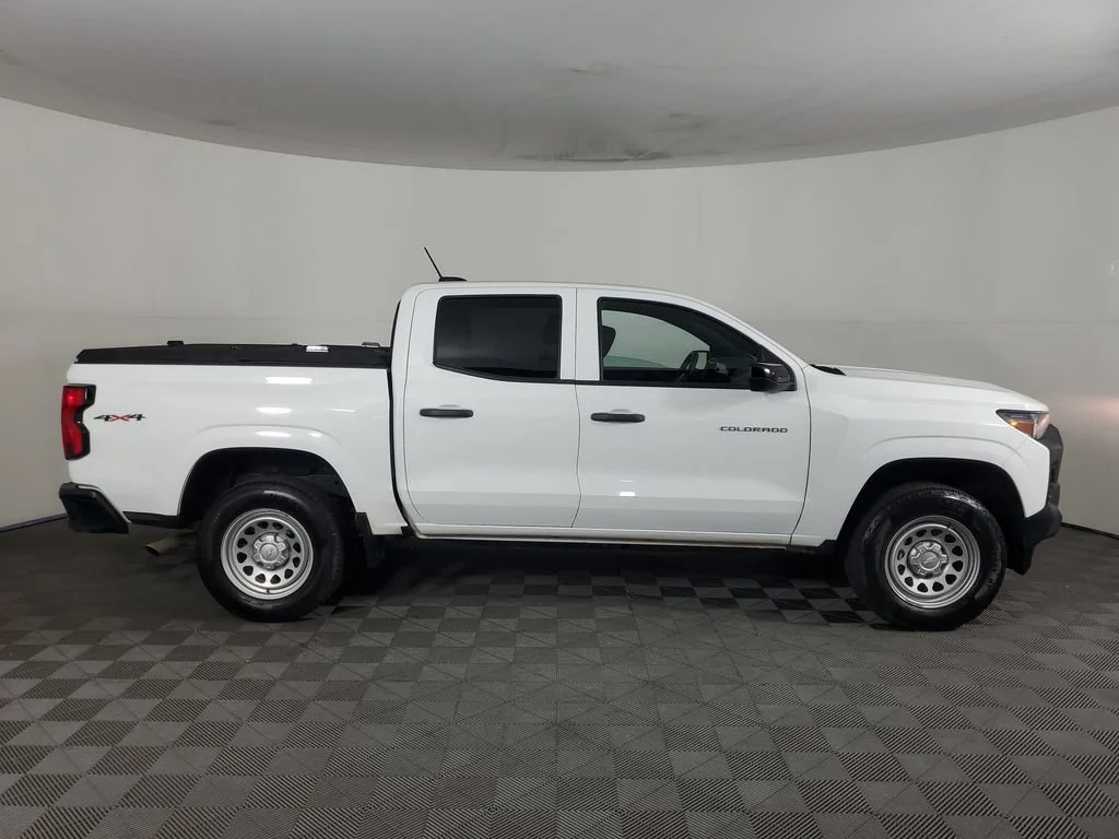 Used 2024 Summit White Chevrolet WT image 3