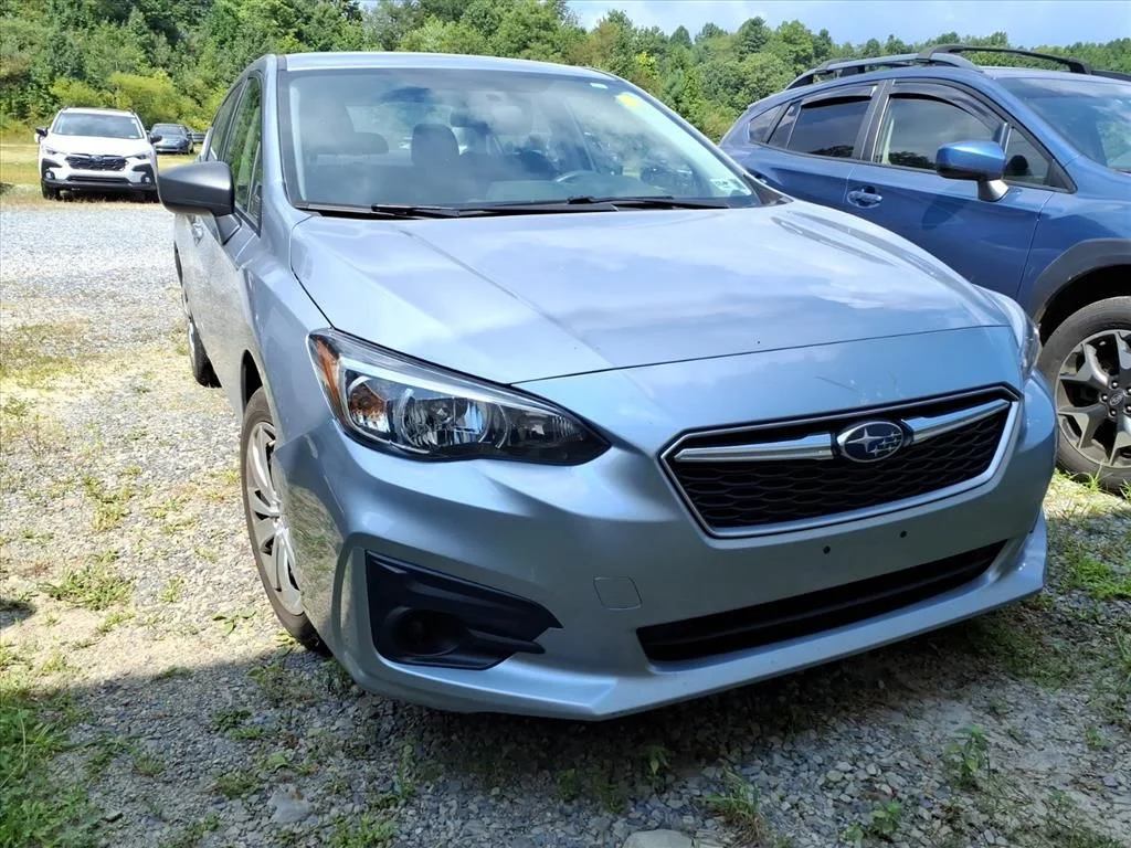 Used 2019 Silver Subaru 2.0i image 2