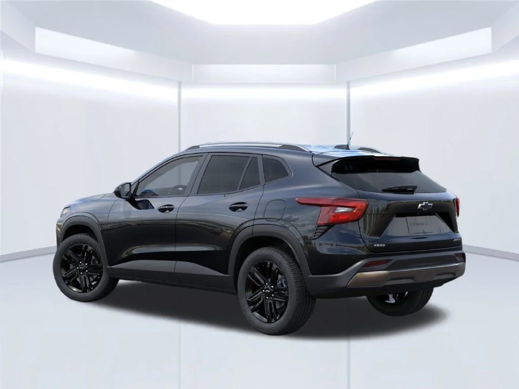 New 2026 Mosaic Black Metallic Chevrolet ACTIV image 5