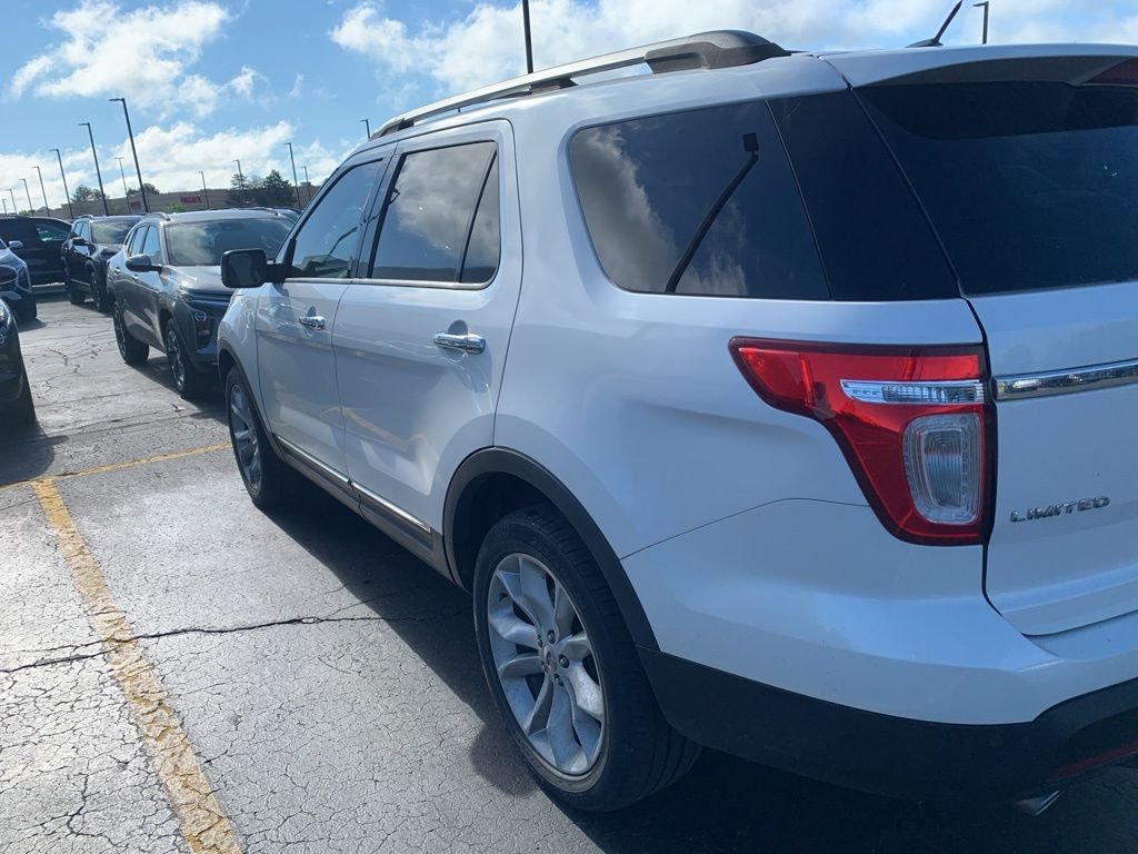 Used 2011 White Platinum Metallic Tri-Coat Ford Limited image 3