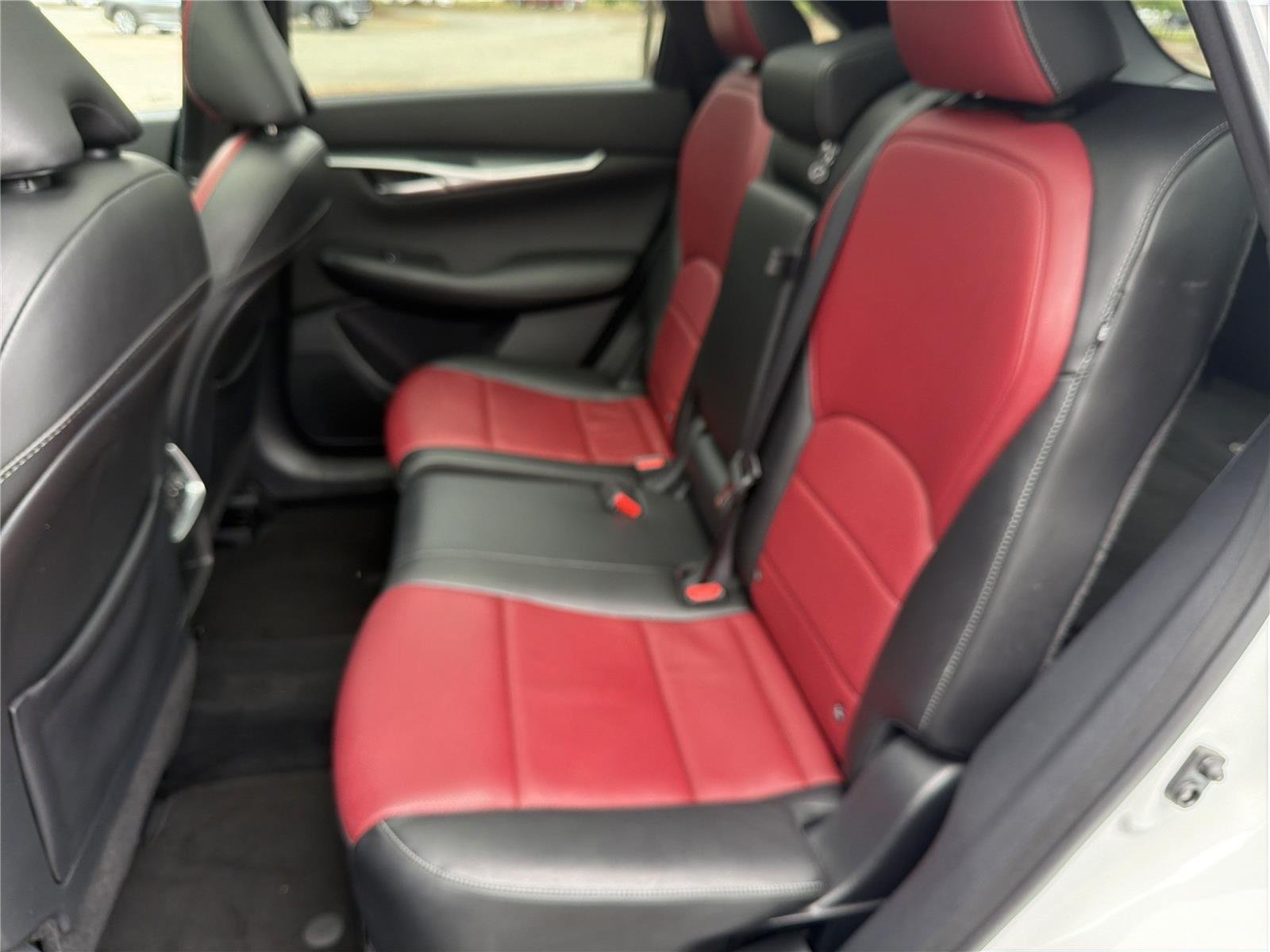 Used 2023 Radiant White INFINITI SPORT image 22