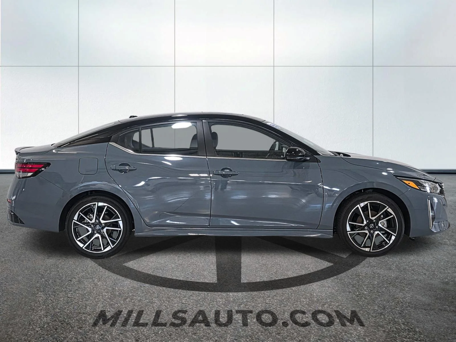 2025 Nissan Sentra SR - Photo 9