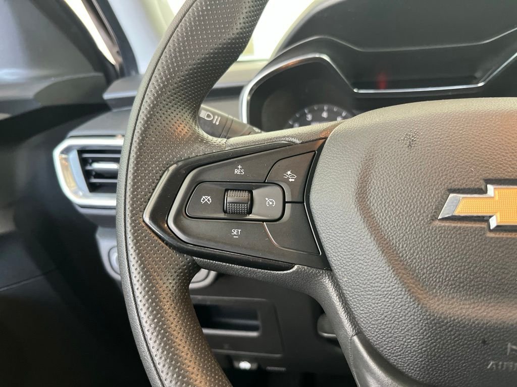 Used 2023 Gray Chevrolet LT image 6