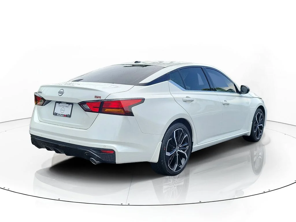 New 2026 White Nissan 2.5 SR image 6