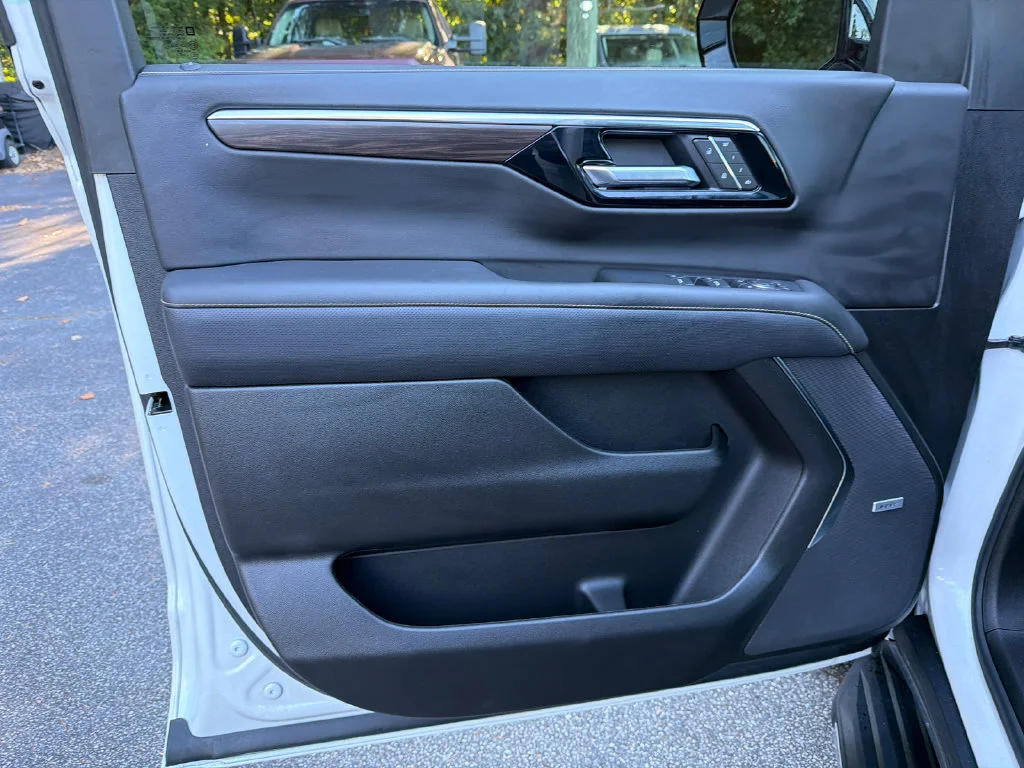 Used 2025 Beige Chevrolet Premier image 10