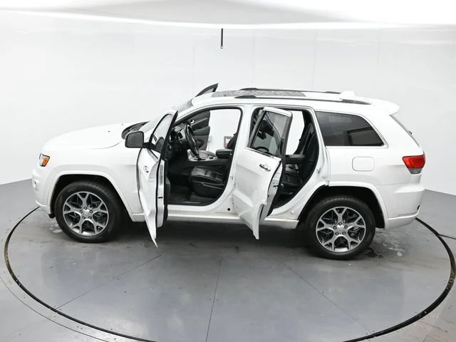 Used 2019 Ivory 3-coat Jeep Overland image 41