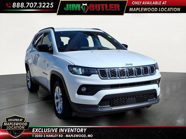 Used 2024  Jeep Latitude image 6