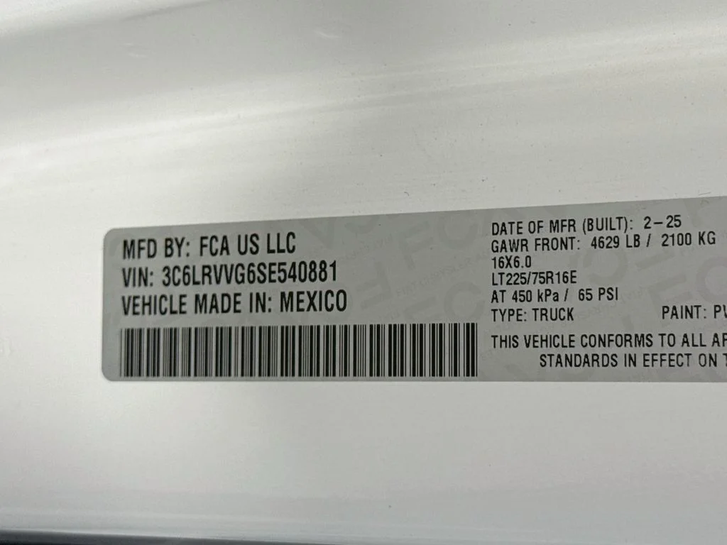 Used 2025 White Ram Base image 29