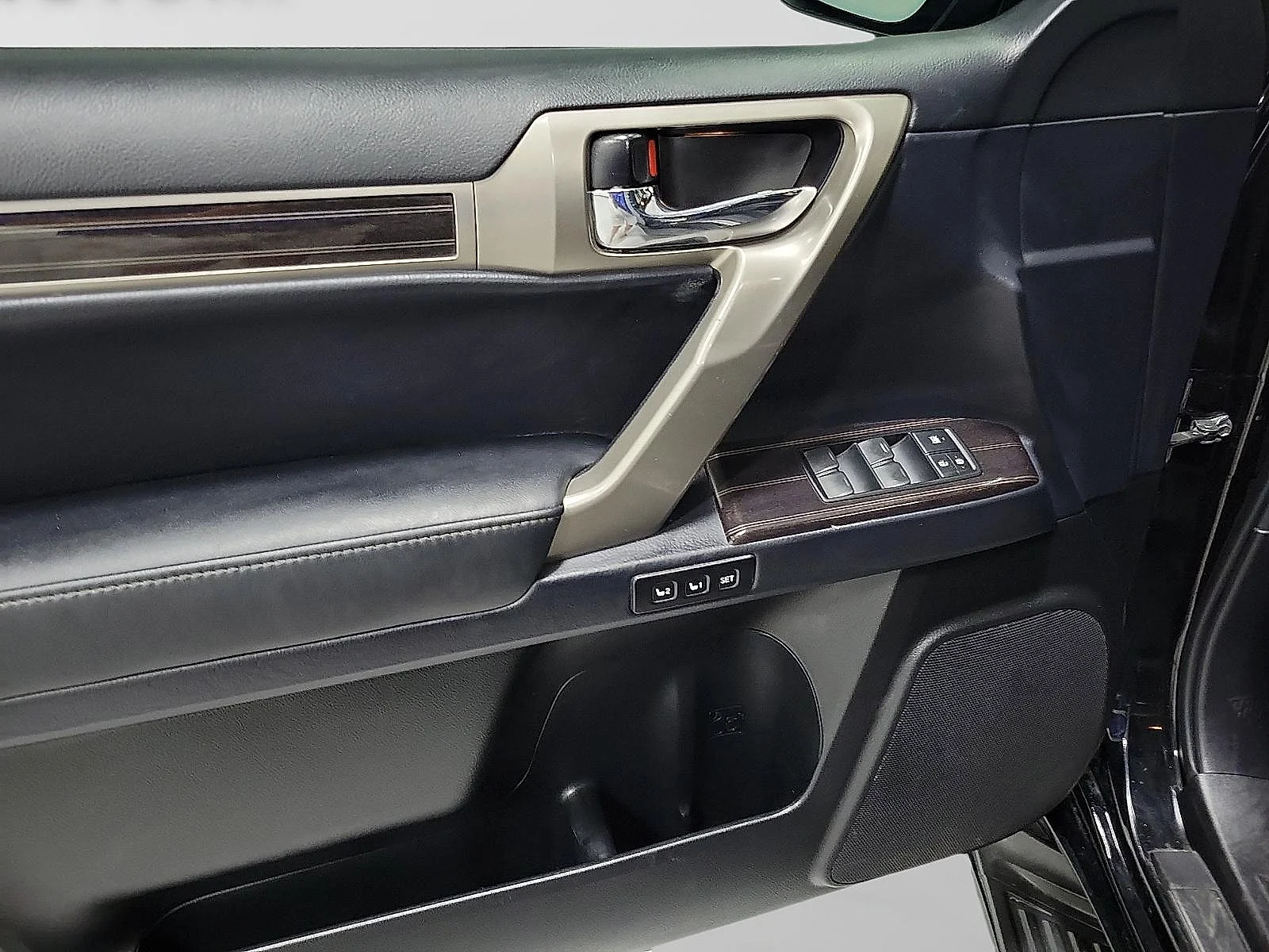 Used 2021 Black Lexus GX 460 Premium image 10