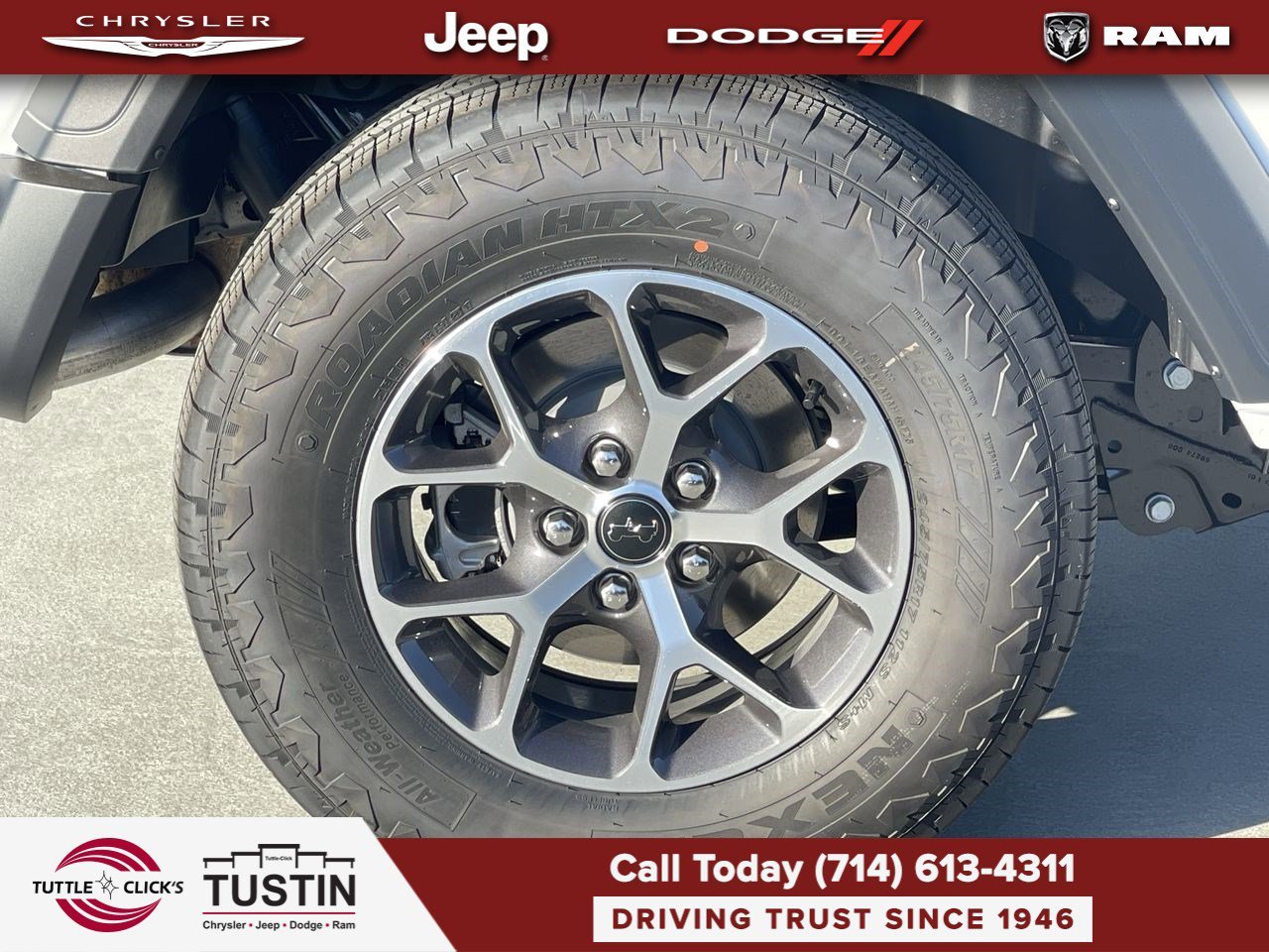 New 2026 Bright White Clear-Coat Exterior Paint Jeep Sport S image 11