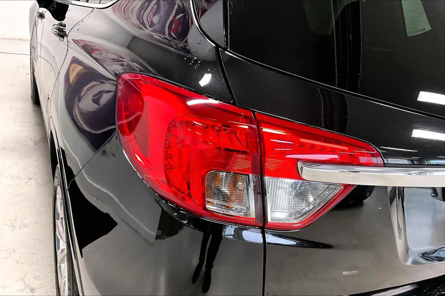 Used 2017 Ebony Twilight Metallic Buick Essence image 27
