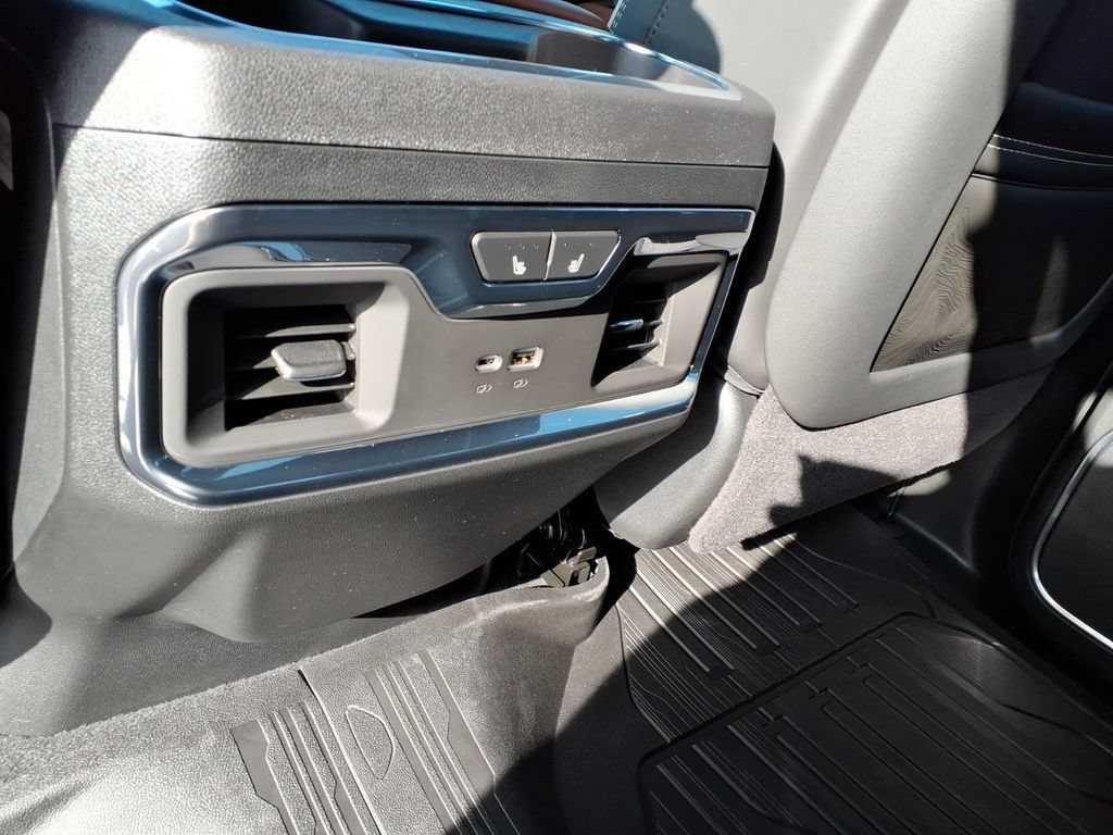 New 2026 Glacier White Tricoat GMC Denali Ultimate image 4
