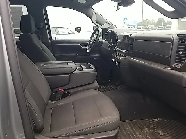 Used 2024 Silver GMC SLE image 35