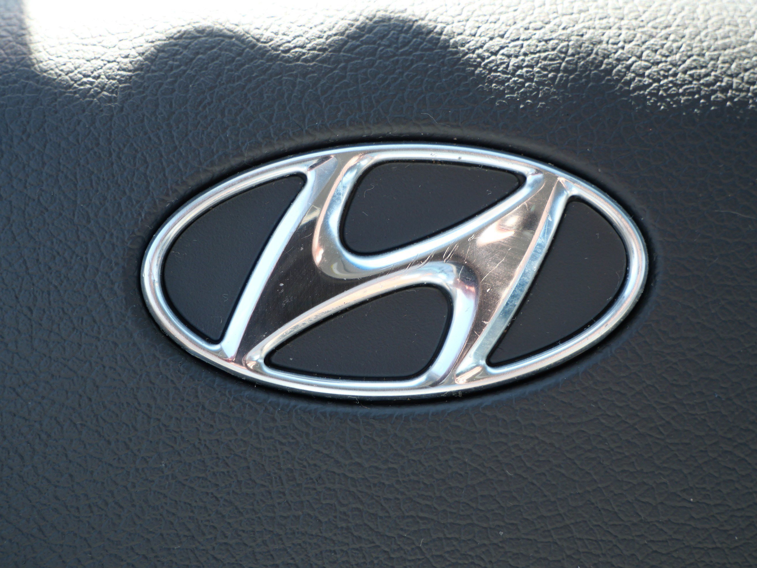 Used 2017 Century White Hyundai SE image 33
