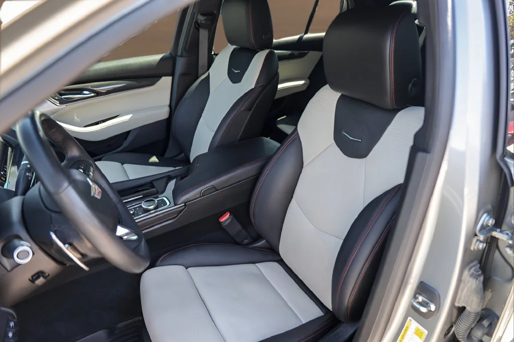 Used 2023 Silver Cadillac Sport image 7