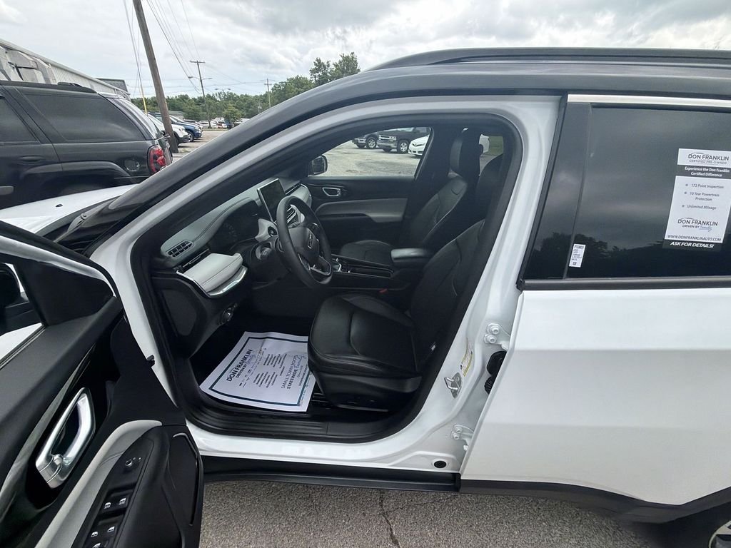 Used 2023 White Jeep Limited image 11
