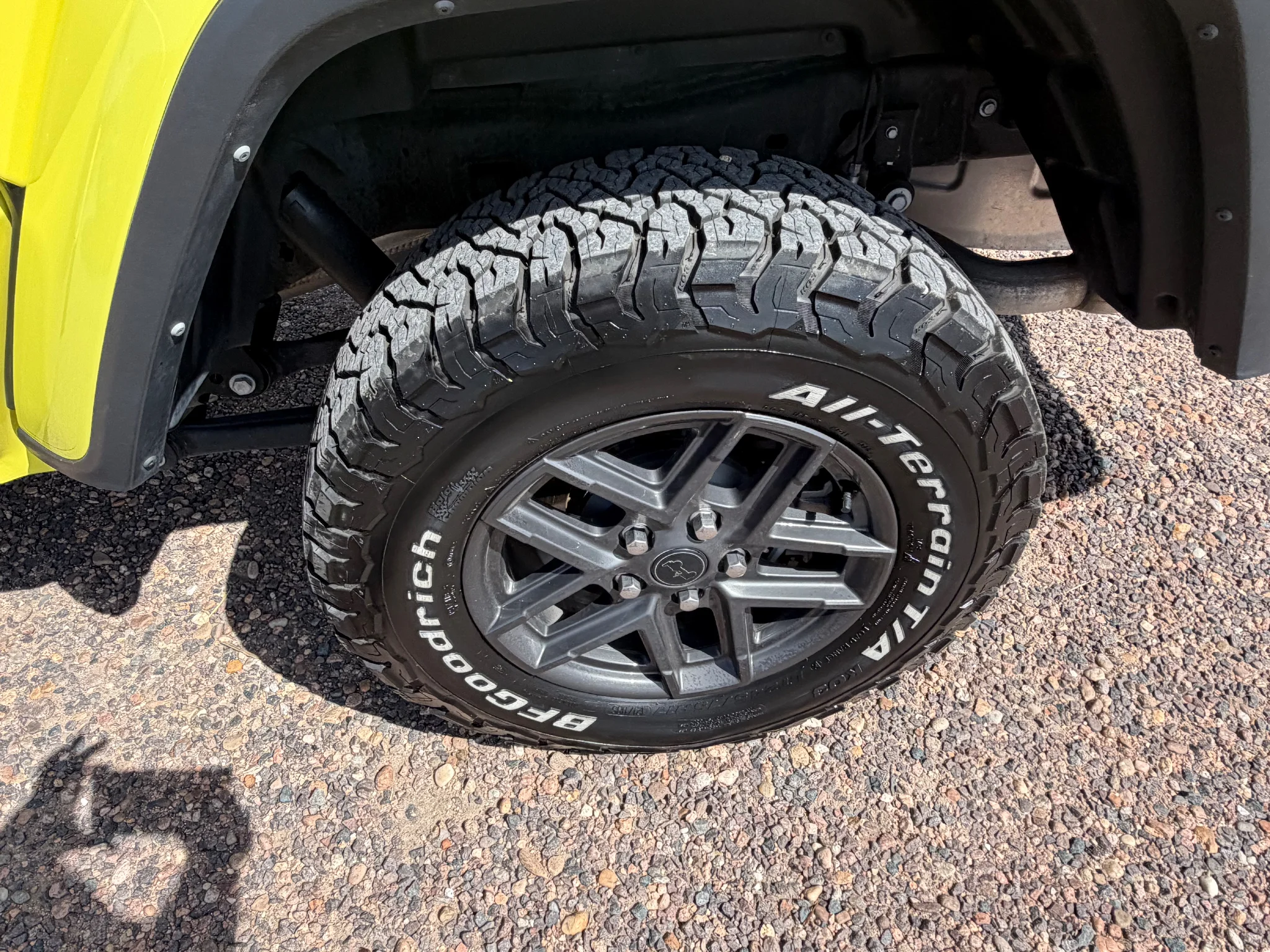 Used 2024 High Velocity Clearcoat Jeep Sport S image 32