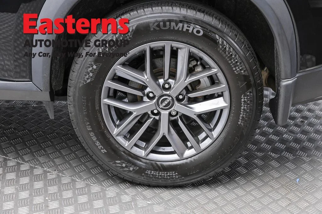 Used 2023 Black Nissan S image 8