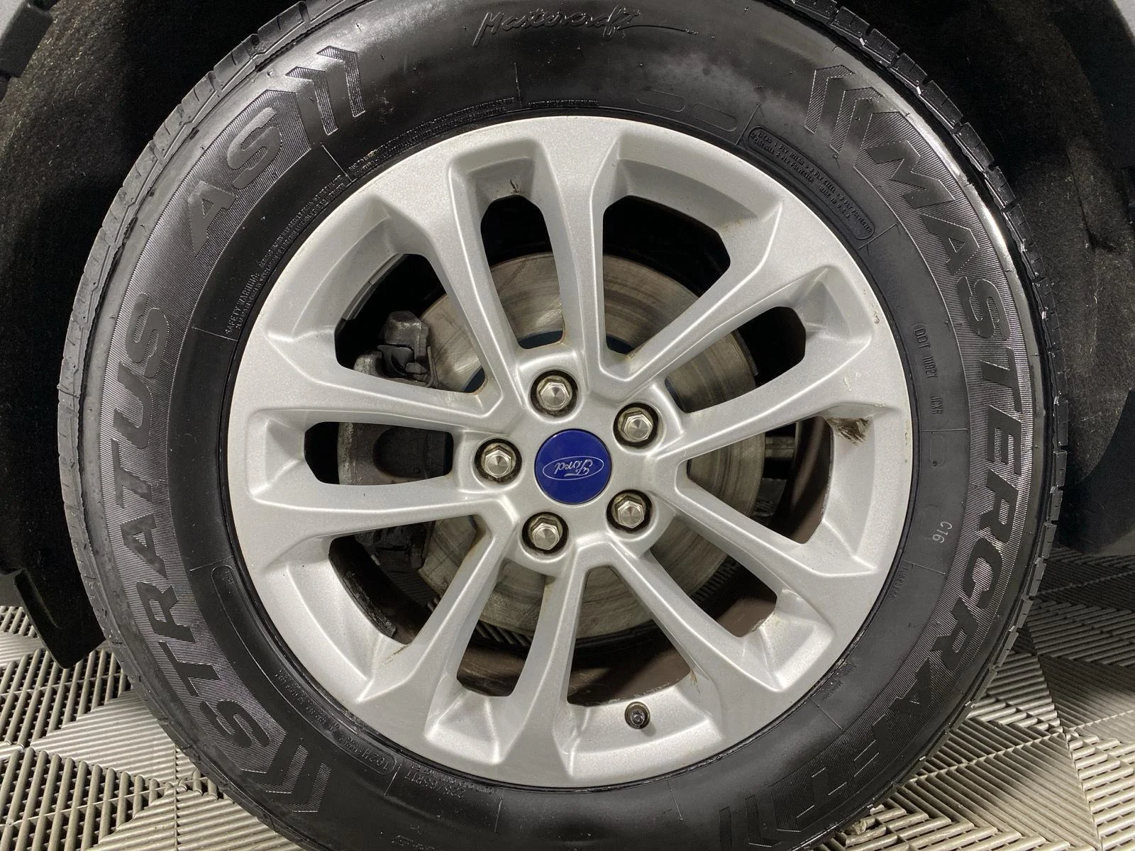 Used 2022 Iced Blue Silver Ford SE image 11