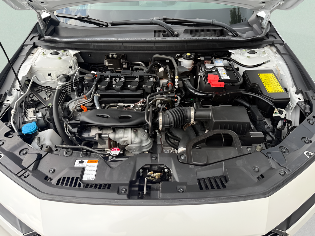 Used 2023 White Honda LX image 35