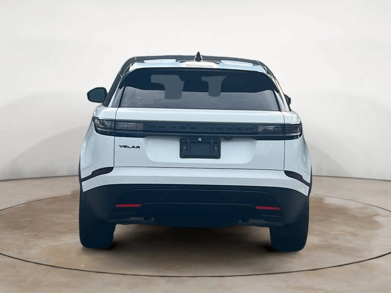 Certified Used 2026 Fuji White Land Rover S image 4
