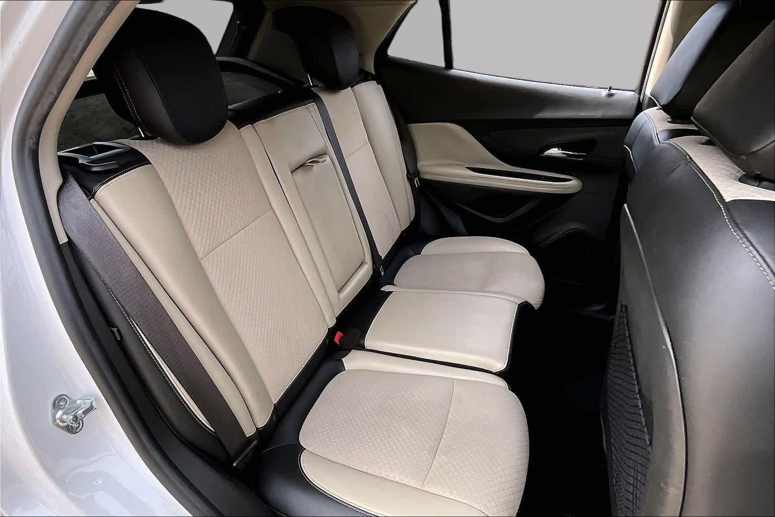 Used 2017 White Frost Tricoat Buick Preferred II image 19